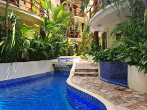 Luxury Villa steps to the beach & 5ta av, AMAZING